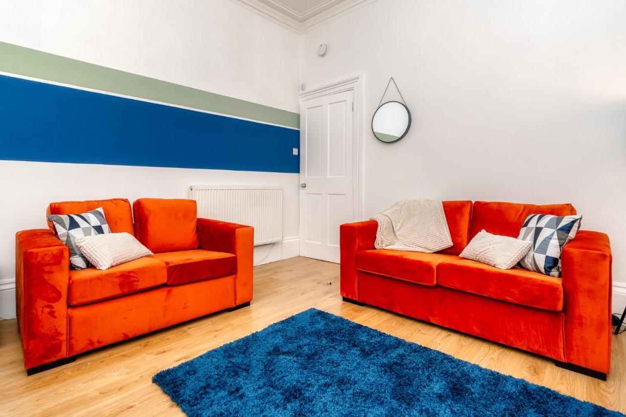 Cosy Retreat - Charming 2-Bed Apartment Greenock Buitenkant foto