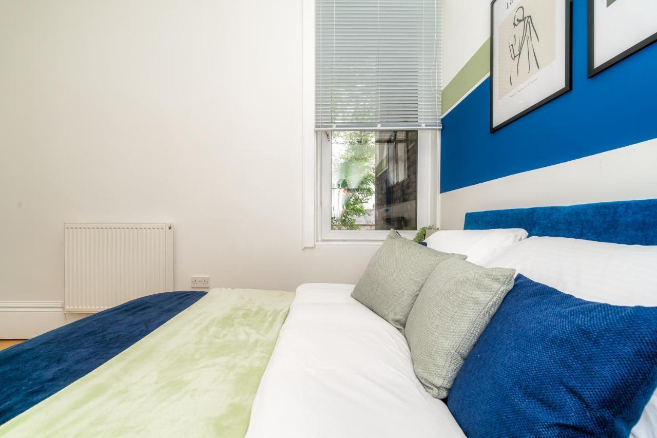 Cosy Retreat - Charming 2-Bed Apartment Greenock Buitenkant foto