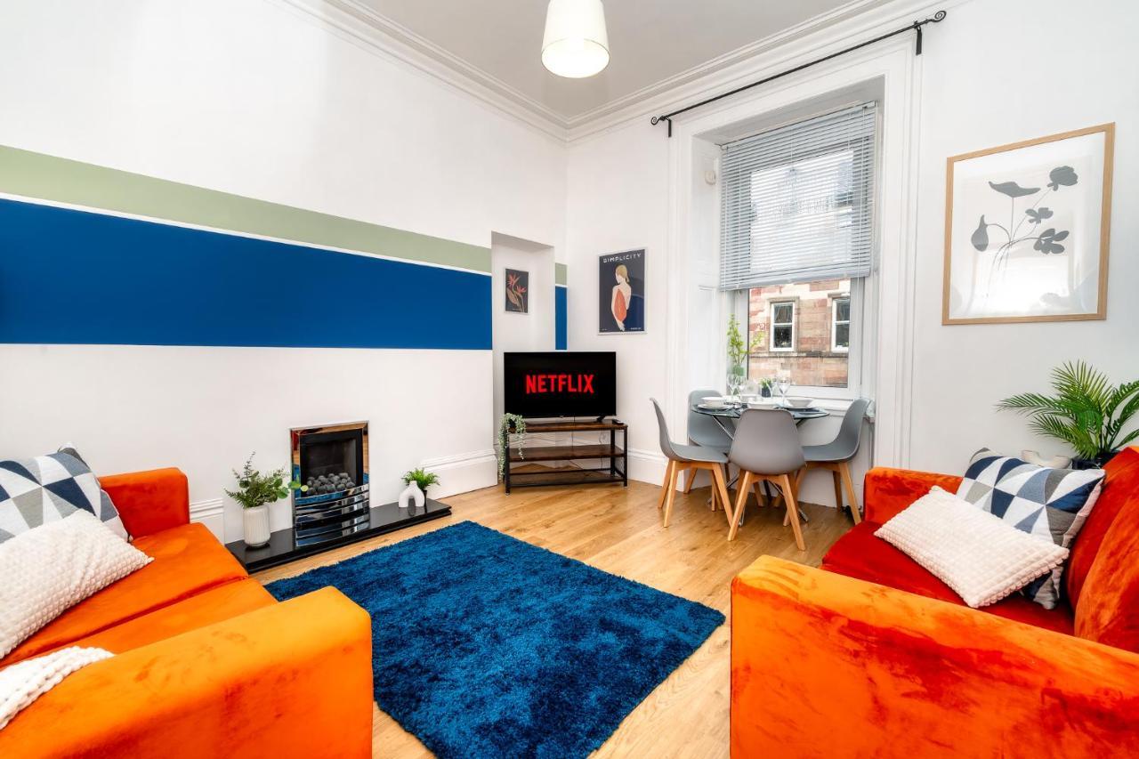 Cosy Retreat - Charming 2-Bed Apartment Greenock Buitenkant foto