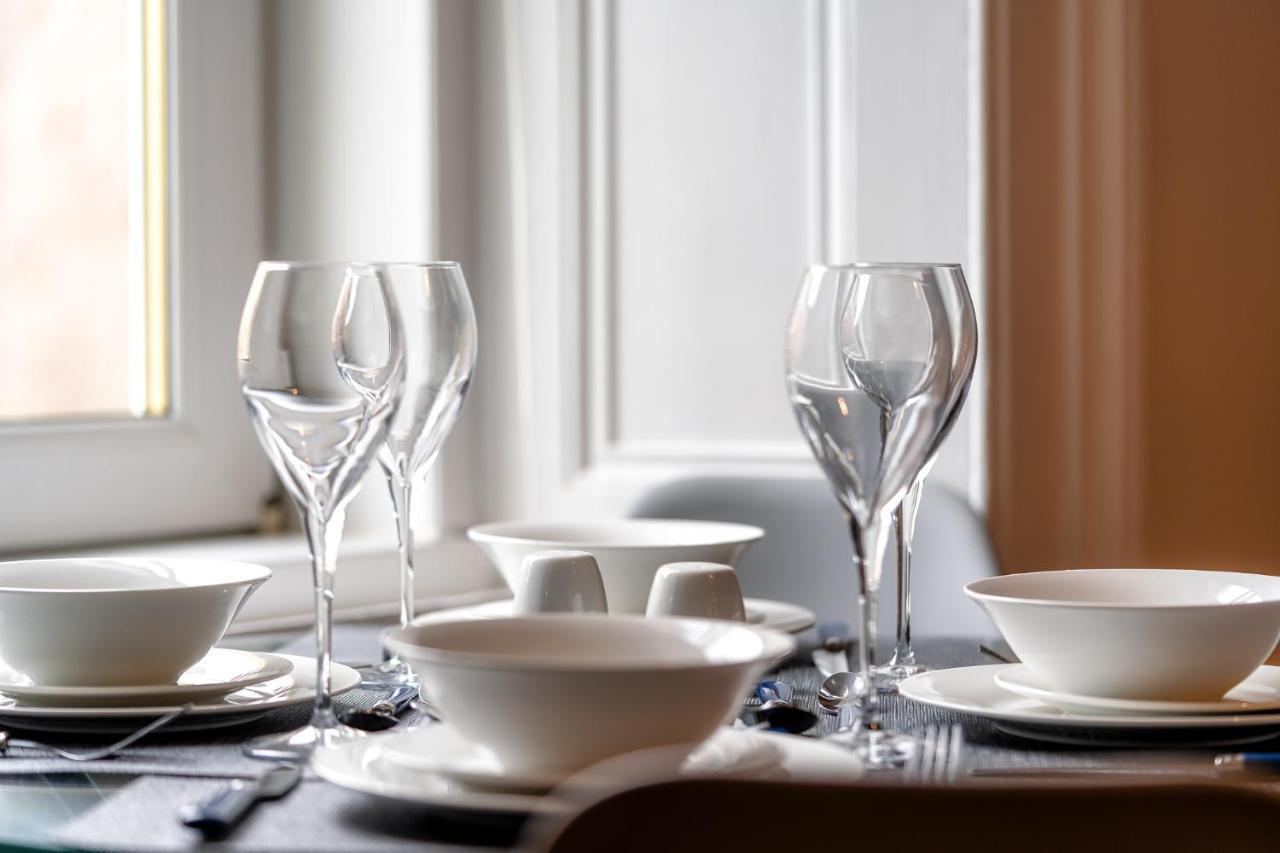 Cosy Retreat - Charming 2-Bed Apartment Greenock Buitenkant foto