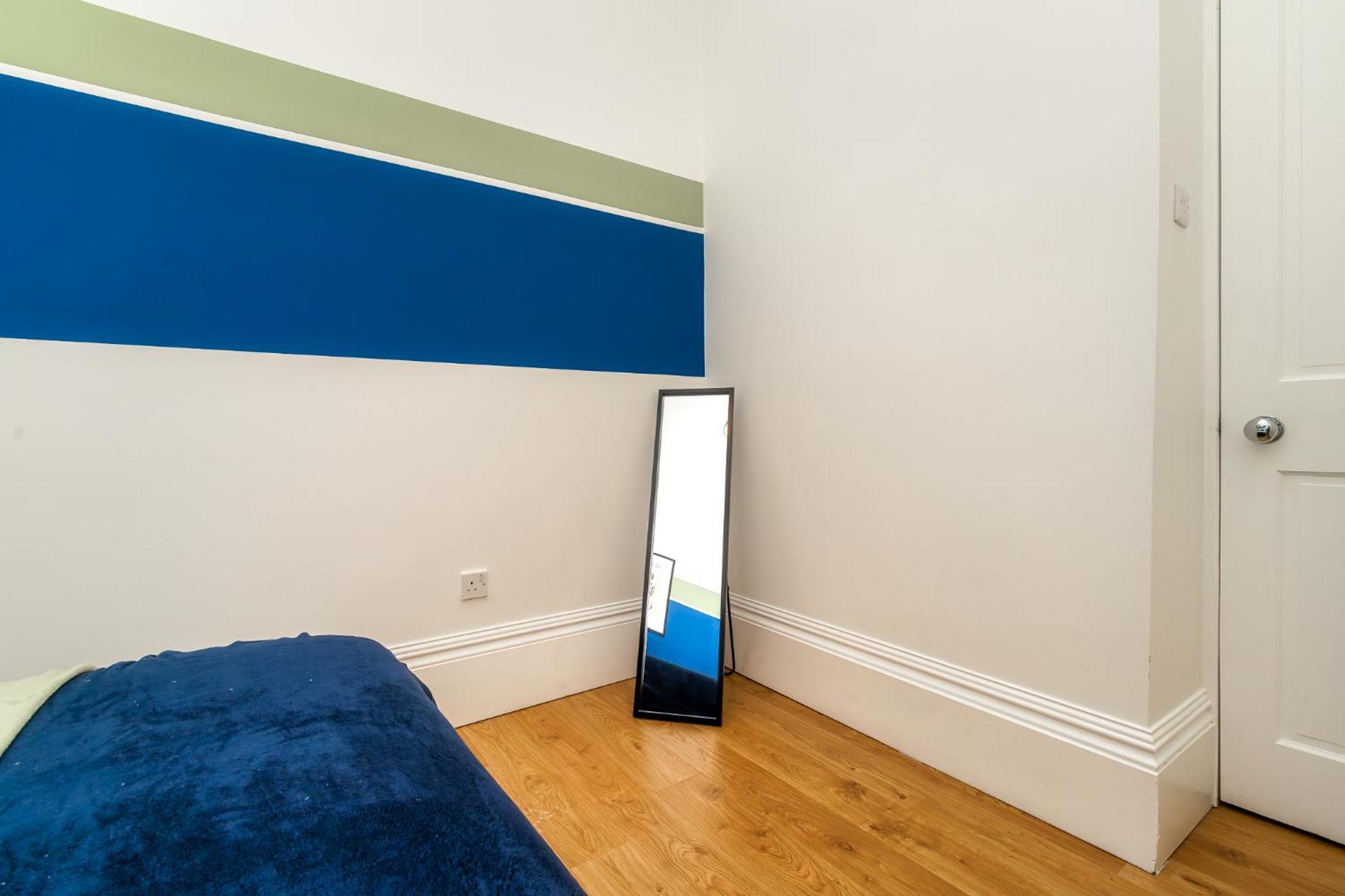Cosy Retreat - Charming 2-Bed Apartment Greenock Buitenkant foto