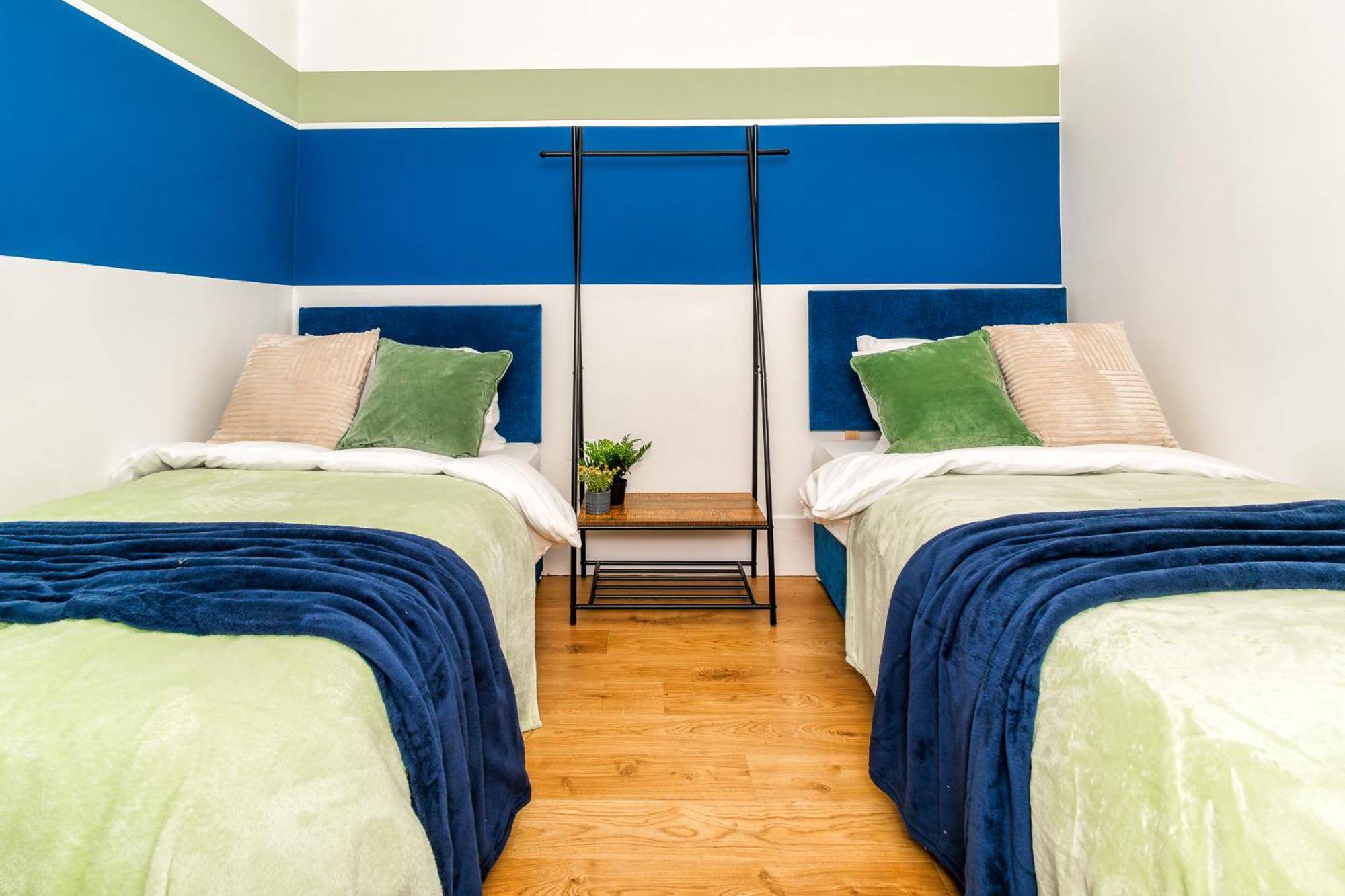 Cosy Retreat - Charming 2-Bed Apartment Greenock Buitenkant foto