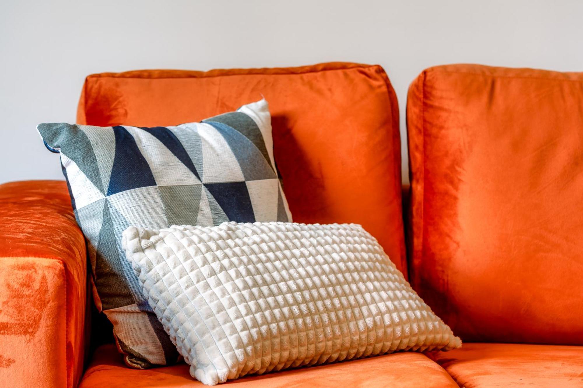 Cosy Retreat - Charming 2-Bed Apartment Greenock Buitenkant foto