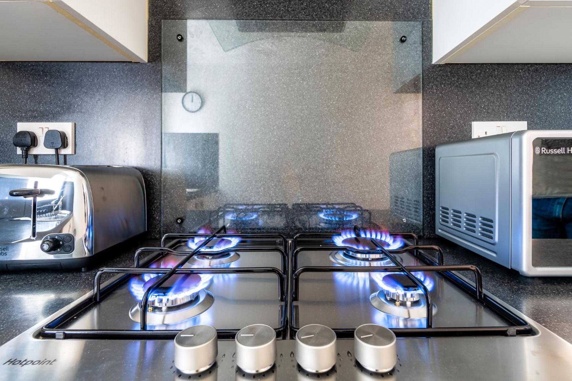 Cosy Retreat - Charming 2-Bed Apartment Greenock Buitenkant foto